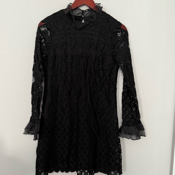 Lulus Dresses & Skirts - Lulu's Elegant Black Lace full sleeve Dress size S